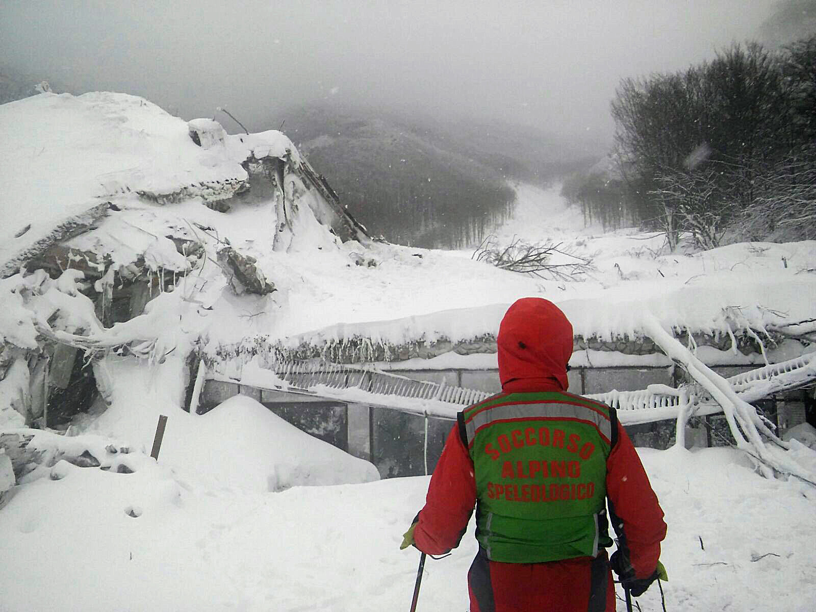 Gli angeli della neve di Rigopiano